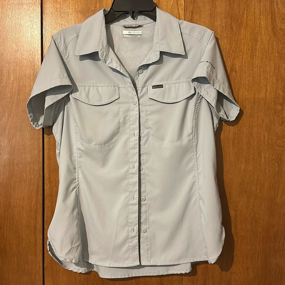Columbia Women’s Omni-Shade Short Sleeve Shirt Size M